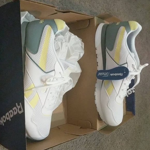 Reebok Shoes - Reebok Woman Size 10 Reebok Shoes - Reebok Woman Size 10